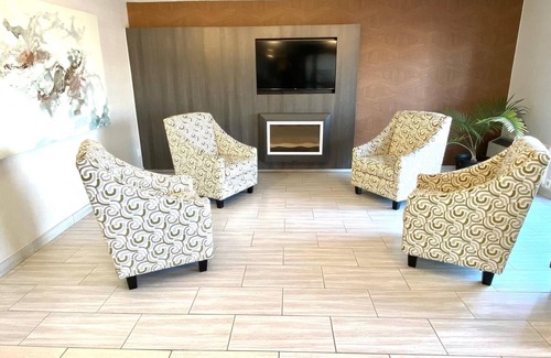 York - Haig Hotel | Comfort Inn St. Catharines