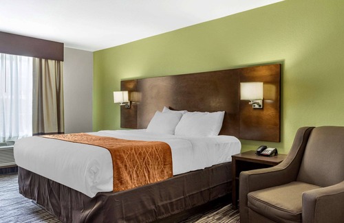 North Little Rock Hotel | Comfort Inn & Suites North Little Rock JFK Blvd