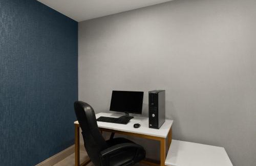 Ashland Hotel | Comfort Inn & Suites Ashland - Richmond North