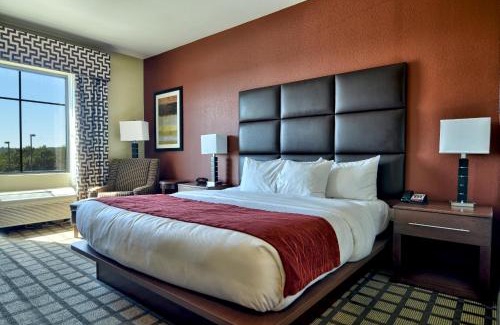 Fort Smith Hotel | Comfort Inn & Suites Fort Smith I-540