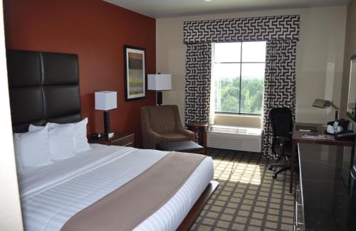 Fort Smith Hotel | Comfort Inn & Suites Fort Smith I-540