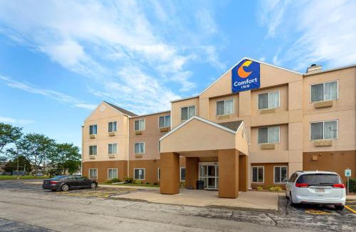 Ashwaubenon Hotel | Comfort Inn & Suites Green Bay Stadium Area