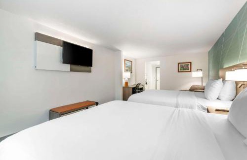 Lake George Hotel | Comfort Inn & Suites Lake George