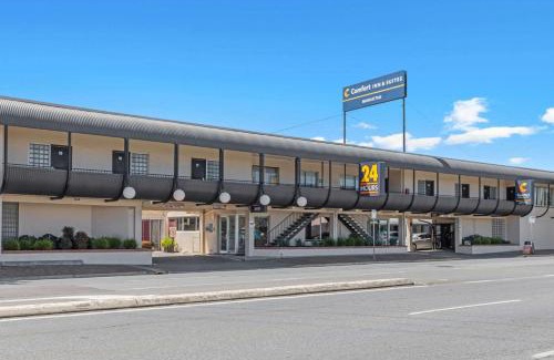 Enfield Hotel | Comfort Inn & Suites Manhattan