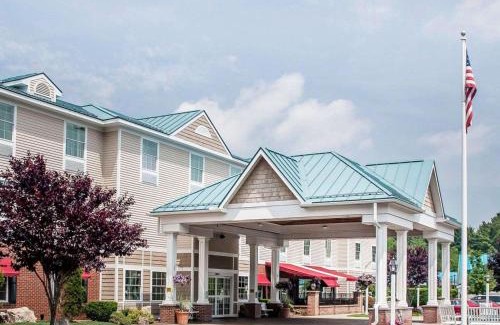 Sturbridge Hotel | Comfort Inn & Suites Sturbridge-Brimfield