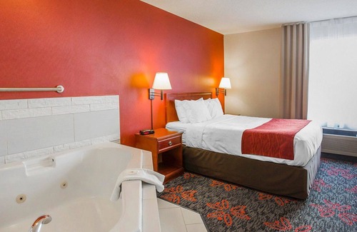 Banff Trail Hotel | Comfort Inn & Suites University