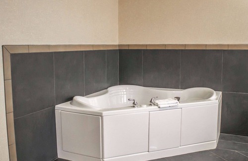 Wadsworth Hotel | Comfort Inn & Suites Wadsworth