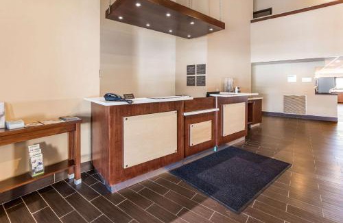 Waukesha Hotel | Comfort Inn
