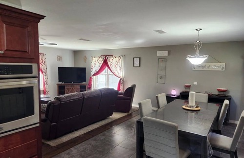 Milton House | Comfort & Space: 3-Bedroom Home w/Large Yard and Office near Historic Milton
