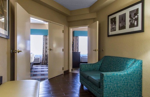 Kenner - Louis Armstrong International Airport Hotel | Comfort Suites Airport