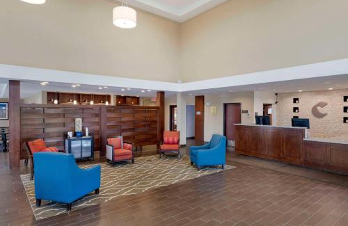Worthington Hotel | Comfort Suites & Conference Center