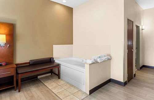 Grayslake Hotel | Comfort Suites Grayslake near Libertyville North