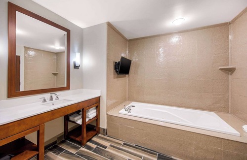 Liberal Hotel | Comfort Suites Liberal North