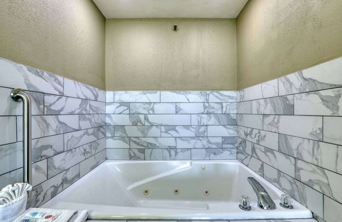 Madison Hotel | Comfort Suites Madison West - Middleton