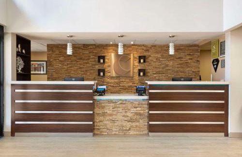 Lawrenceville Hotel | Comfort Suites Northside Hospital Gwinnett