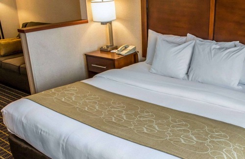 Far Southwest Hotel | Comfort Suites Portland Southwest