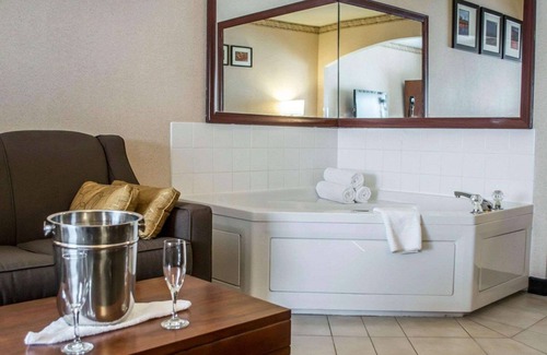 Far Southwest Hotel | Comfort Suites Portland Southwest
