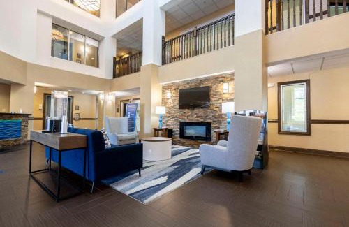 Springfield Hotel | Comfort Suites Springfield I-70