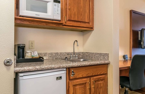 Springfield Hotel | Comfort Suites Springfield I-70