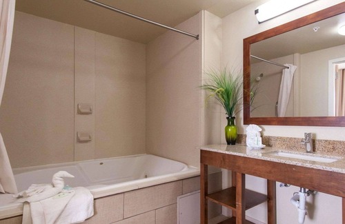 Tulsa Hotel | Comfort Suites Tulsa Central