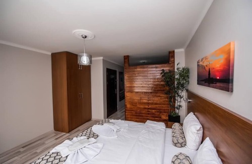 Emin Sinan Apartment | Comfort Triple Room with Kichenette