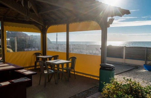 Saint-Michel-Chef-Chef House | Comfortable Mobile Home with Terrace in Saint-Michel-Chef-Chef