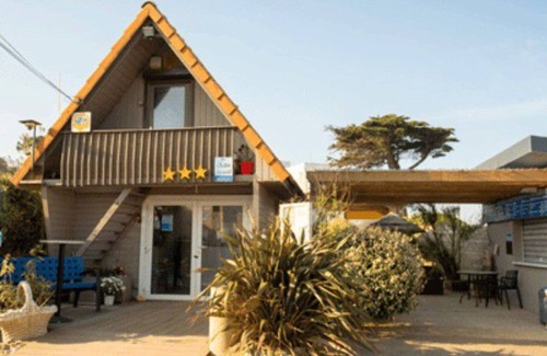 Saint-Michel-Chef-Chef House | Comfortable Mobile Home with Terrace in Saint-Michel-Chef-Chef