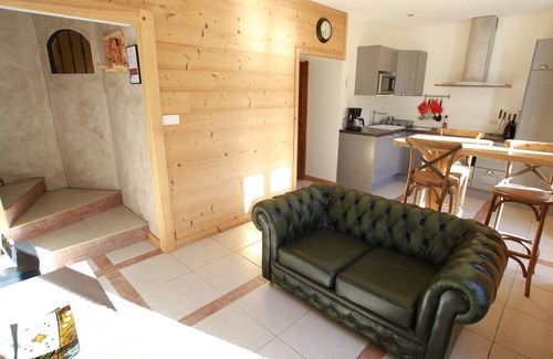 Saint-Pierre-d'Albigny House | Comfortable gite for couples