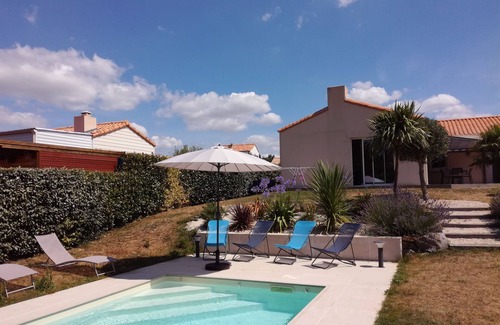 Saint-Brevin-les-Pins House | Comfortable family home, near beach, heated pool, large plot