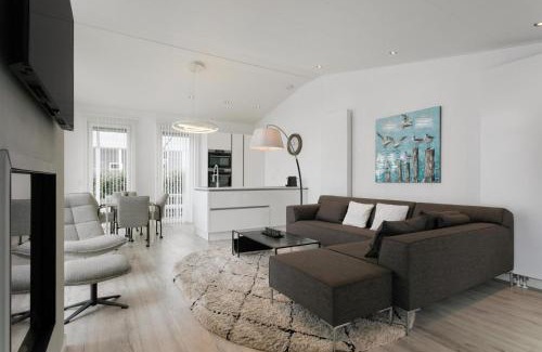 Wemeldinge House | Comfortabel en modern ingericht huis met uitzicht op het meer 56