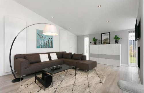 Wemeldinge House | Comfortabel en modern ingericht huis met uitzicht op het meer 56