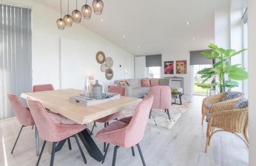 Wemeldinge House | Comfortabel en modern ingericht huis met uitzicht op het landschap 59