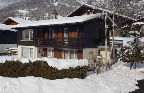 Schwanden bei Brienz Apartment | Comfortable vacation apartment, south-facing with sunny terrace and garden