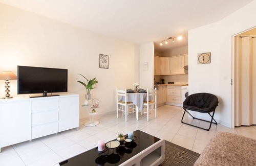 Riou - Petit Juas - Av de Grasse Apartment | Comfortable 1 bedroom in the heart of Cannes