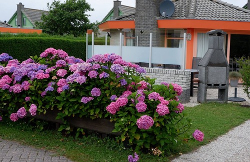 Julianadorp aan zee House | Comfortable,1 level vacation home on North Sea coast, only 300 m from the beach