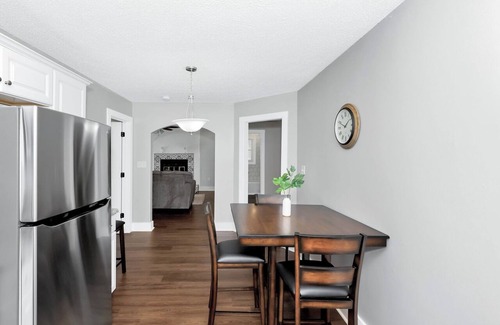 Normal House | Comfortable 2/1 with A Dedicated Workspace