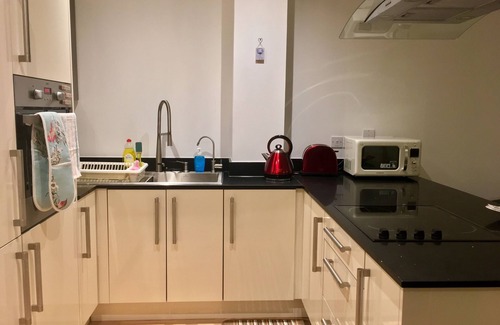 Cambridge House | Comfortable 2 bed house, free parking, high speed internet