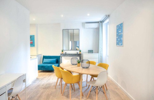Toulon Apartment | Comfortable 2 bedroom with AC close to the station - Dodo et Tartine