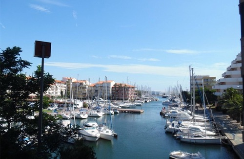 Le Port Apartment | Comfortable 2BR with balcony, private parking near beach