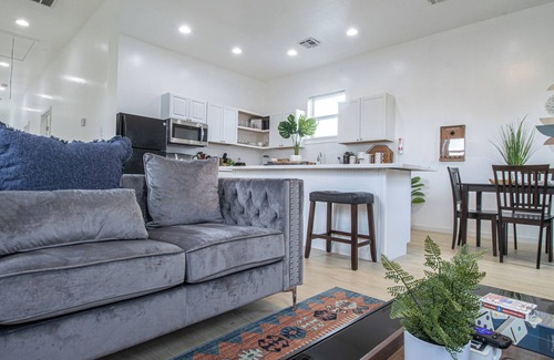 Central City Apartment | Comfortable 3-Bed Stay - Great for Groups Near NOLA