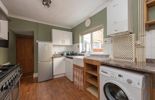 Gillingham House | Comfortable 3 Bedroom House in Gillingham, 8 sleeps