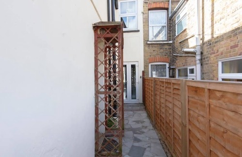 Gillingham House | Comfortable 3 Bedroom House in Gillingham, 8 sleeps