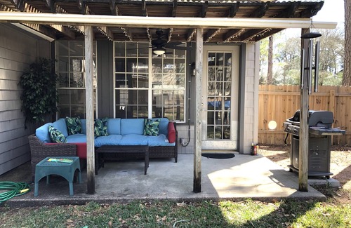 Indian Springs House | Comfortable 3 Bedroom, 2 bath home in The Woodlands, Minimum 30 Days