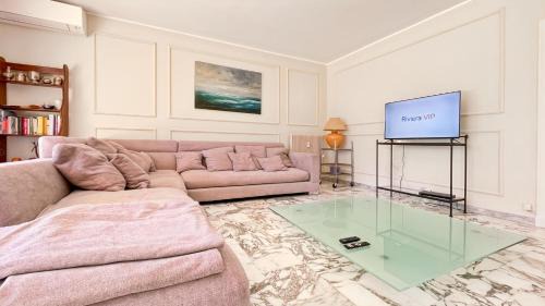Riou - Petit Juas - Av de Grasse Apartment | comfortable 3 bedroom, superb south terrace