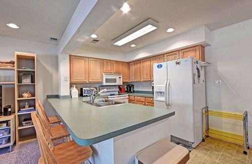 Bethany Beach Villa | Comfortable 4 bedroom Villa in Sea Colony Resort! Close to pools, tennis courts, beach, restaurants and shops!