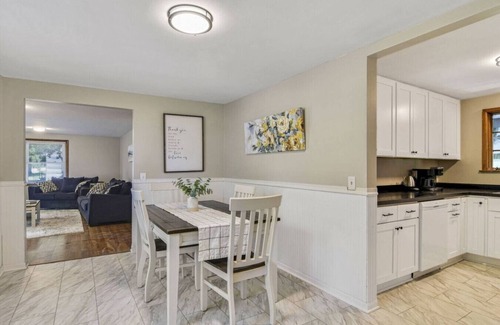 Amherst House | Comfortable 4-Bedroom Getaway