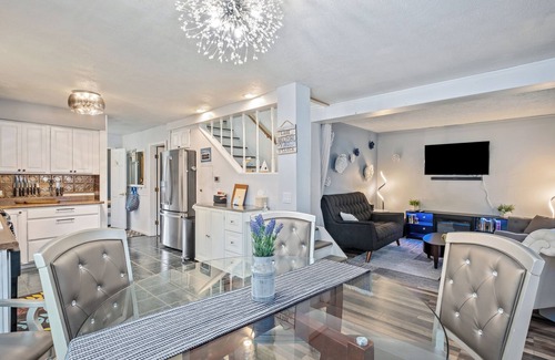 Trufant House | Comfortable 5br home w/lake views & tranquil sunrises