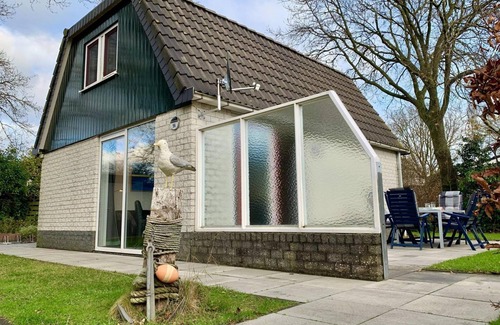 Sint Maartensvlotbrug House | Comfortable 6-person vacation home in Campanula Park, 3 bedrooms, WLAN