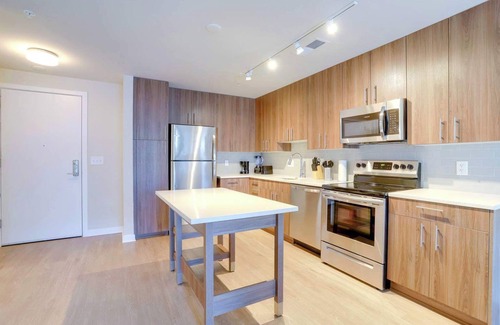Jefferson Manor Apartment | Comfortable Alexandria Apt W Business Facilities
