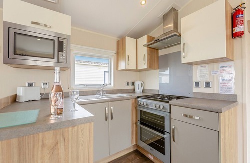 Bridport House | Comfortable and modern 12ft-wide caravan.
